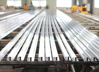 WHY IS ALUMINUM LIGHT YET STRONG?