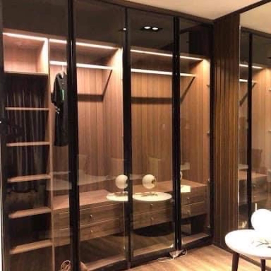 Aluminum wardrobe frame