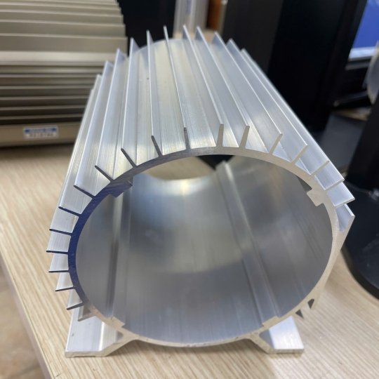 Sản phẩm nhôm đùn ép bộ phận tản nhiệt